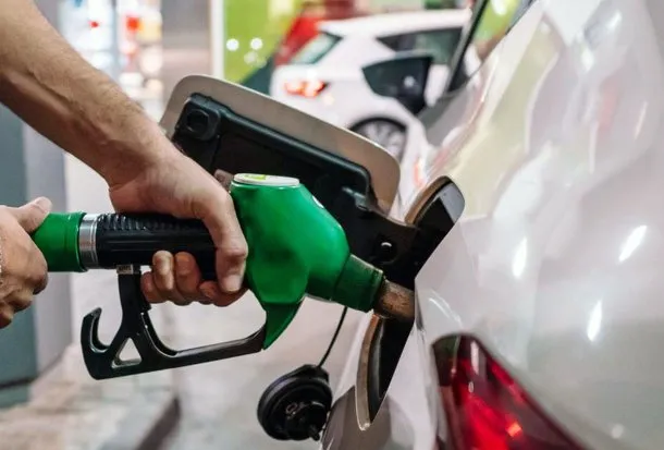 El Gobierno oficializó la suba de impuestos a los combustibles y la nafta aumentará desde septiembre