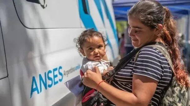 AUH: cómo presentar la Libreta para cobrar el extra de septiembre