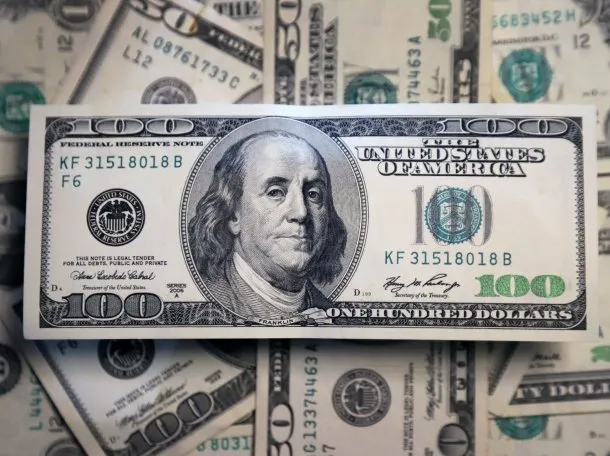Dólar hoy: el blue y el oficial arrancan la semana con fuerte expectativa por el Presupuesto 2026