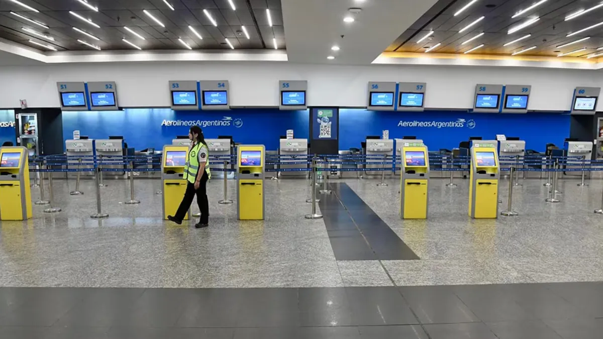 Paro de controladores aéreos: alerta por posibles demoras y cancelaciones desde el 17 de diciembre