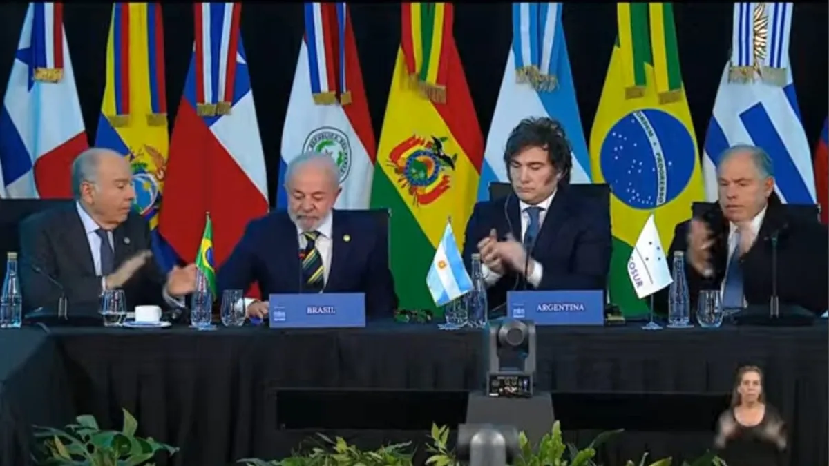 Milei viaja a la cumbre del Mercosur en Brasil con foco en la apertura económica y la tensión entre EE.UU. y Venezuela
