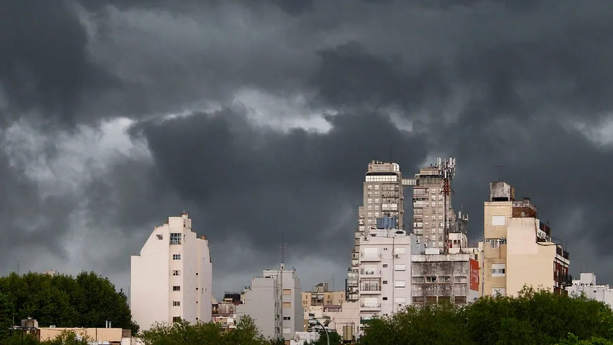 La sensación térmica roza los 37° en el AMBA y el Servicio Meteorológico advierte por una Nochebuena tormentosa tras el diluvio