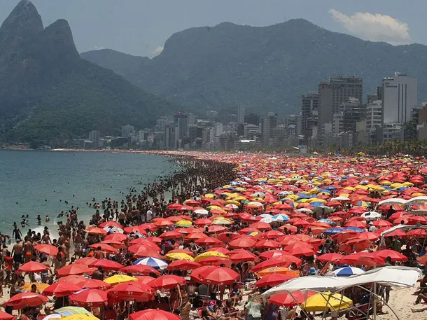 Vacaciones complicadas en Brasil: denuncias de robos, estafas y conflictos con turistas argentinos