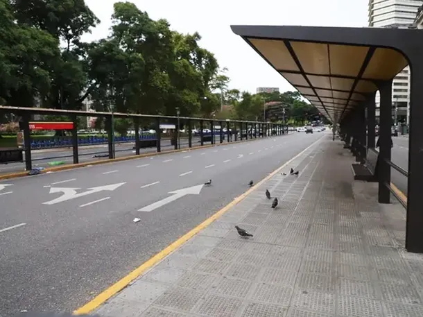 Paro nacional: la Ciudad amaneció con persianas bajas y transporte reducido