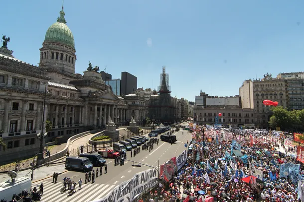 Tras el aval en Diputados, crece la presión sindical para un paro de 36 horas