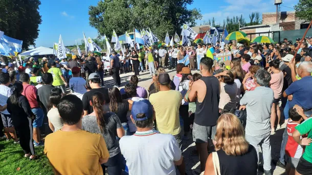 Trabajador de Lácteos Verónica se quebró en vivo al contar que le recortaron el sueldo a la mitad
