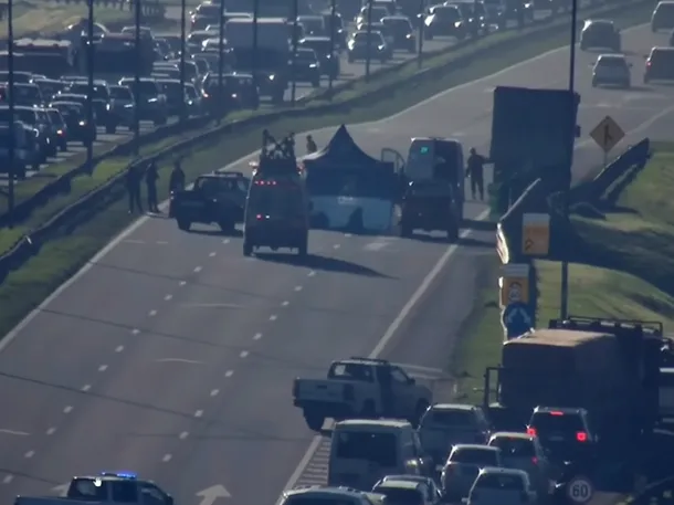 Tragedia en la Panamericana: murió un motociclista tras ser embestido por un camión