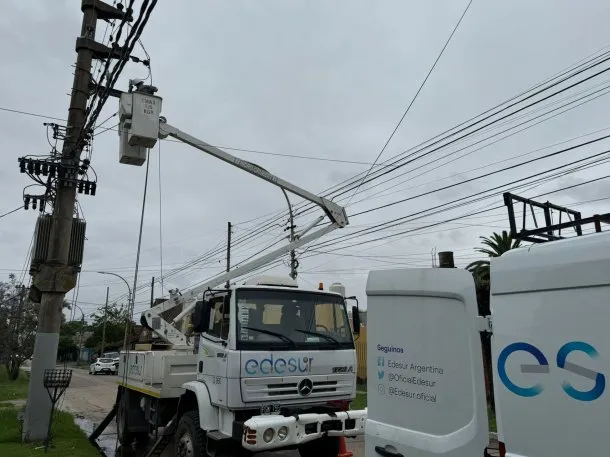 Incendio en una subestación de Edesur dejó a miles de usuarios sin luz en la Ciudad