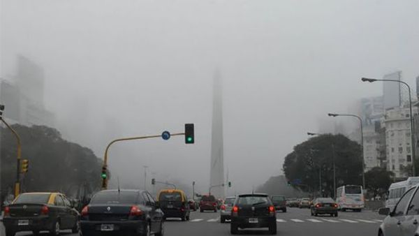 Niebla intensa y alerta violeta: advierten por visibilidad reducida en Buenos Aires, Rosario y otras provincias