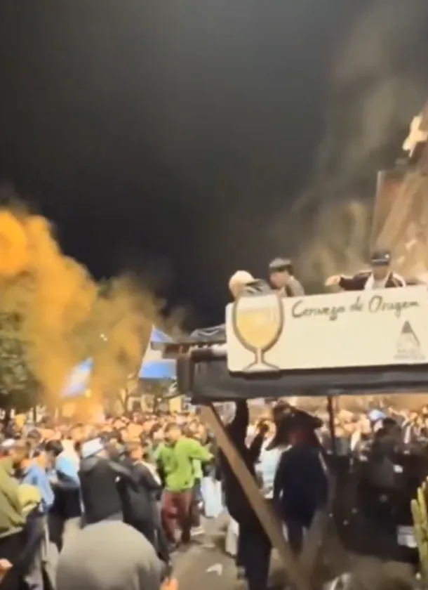 Pánico durante los festejos: se derrumbó parte del techo de un bar en Concepción del Uruguay