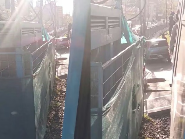 ¡Mañana complicada en el Sarmiento! Un tren chocó con un auto en Ramos Mejía y hay cancelaciones