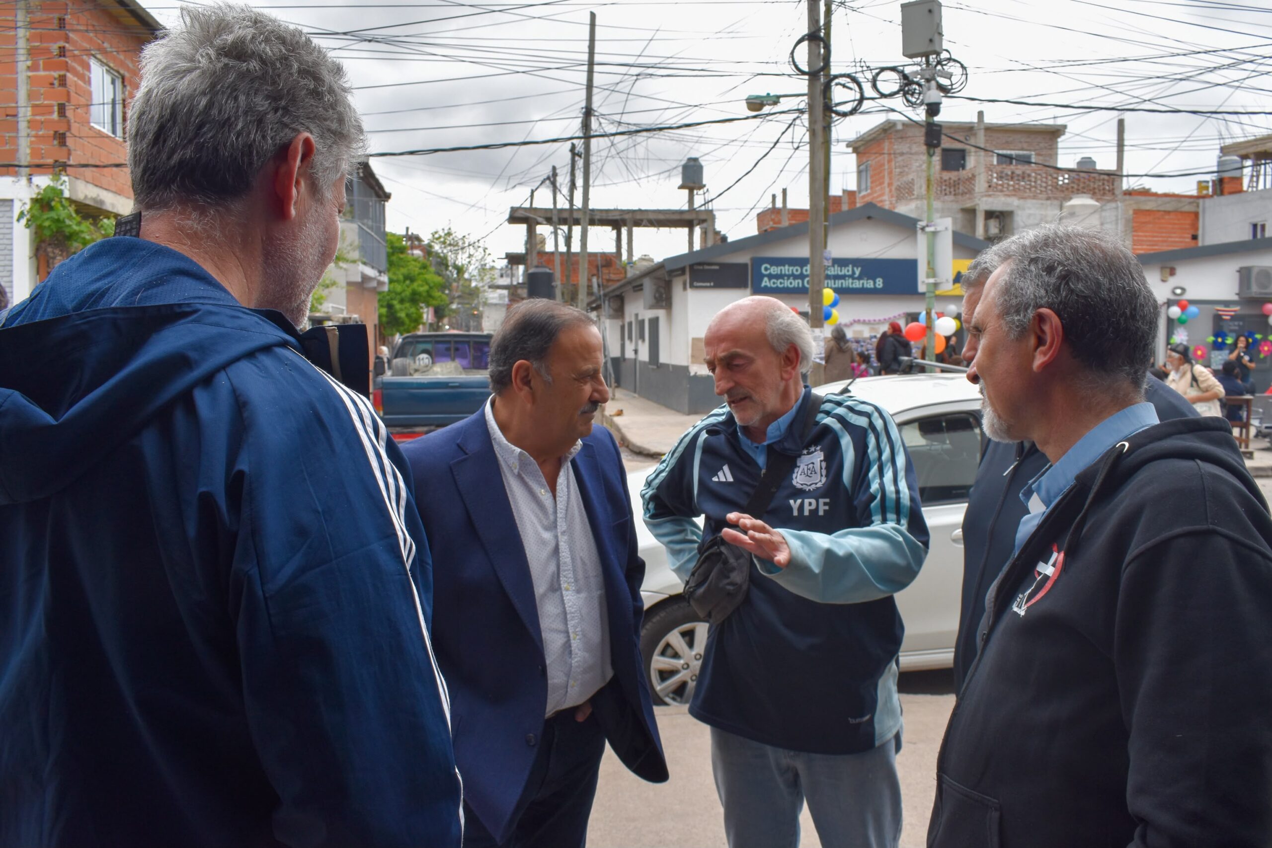 Quintela se reunió con curas villeros en Buenos Aires y planteó que el Estado no puede estar ausente en los barrios populares