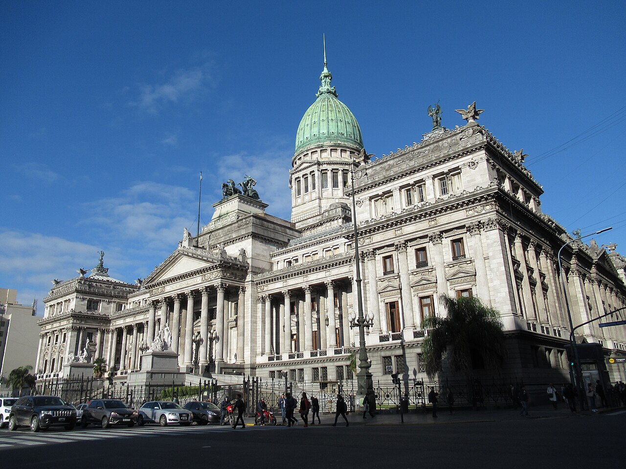 La oposición convocó a una sesión para derogar el DNU 70/2023: qué cambiaría en alquileres, prepagas y comercio exterior
