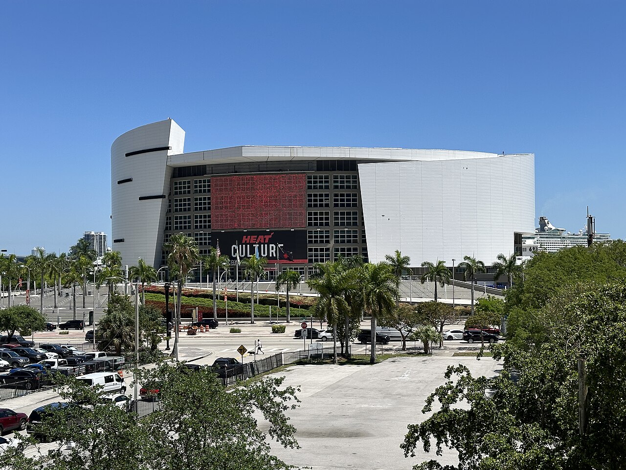 Exterior del Kaseya Center, en el centro de Miami
