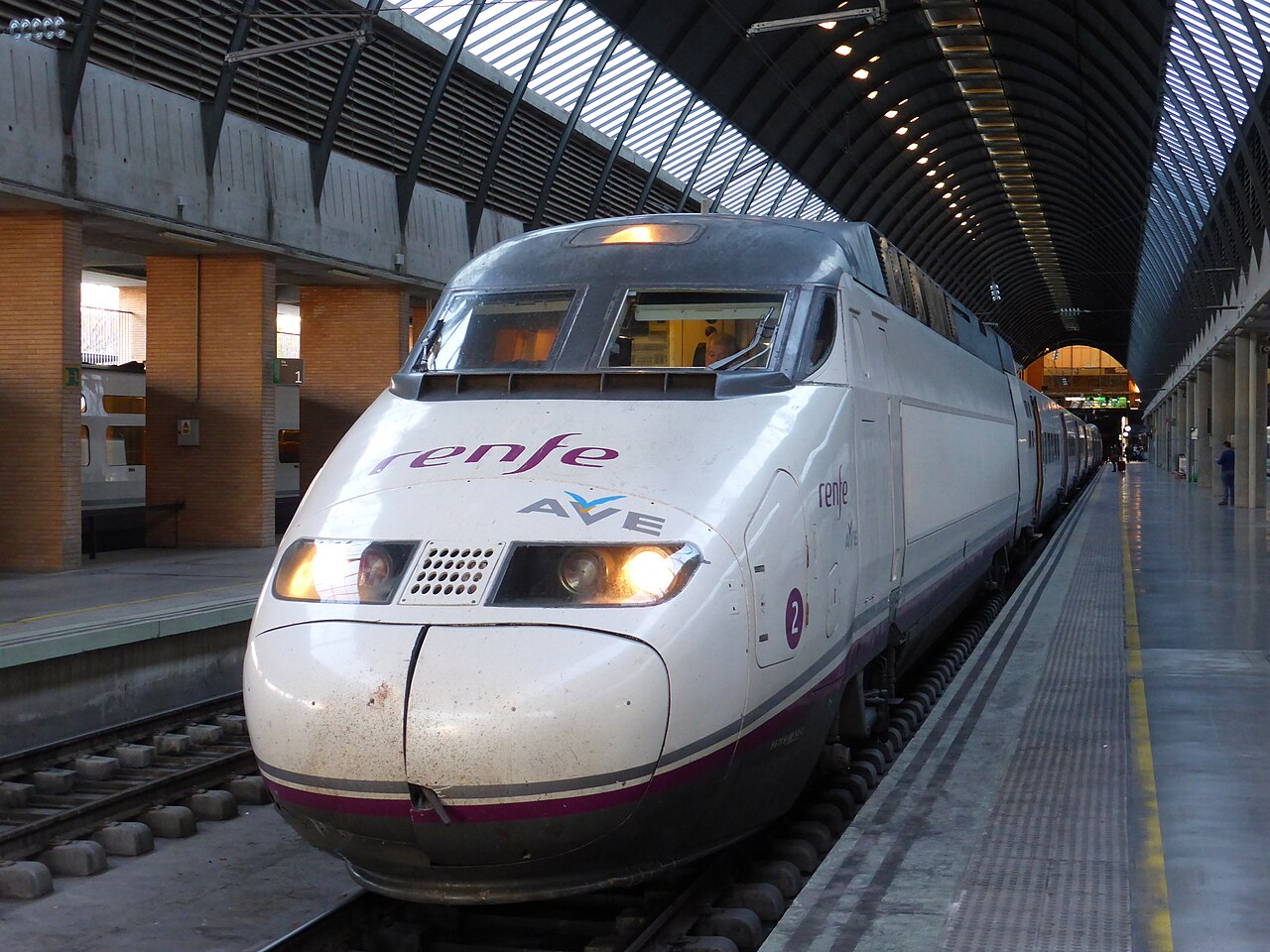 Tragedia en España: un choque de trenes de alta velocidad dejó al menos 10 muertos en Toledo